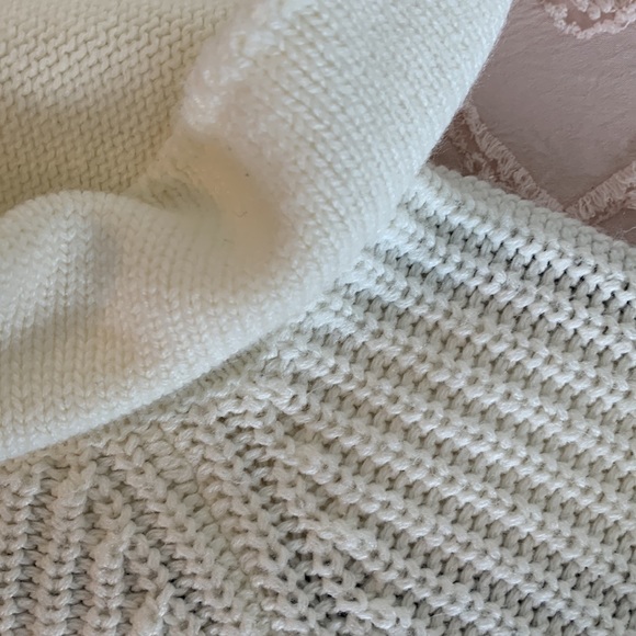 White turtleneck sweater - Picture 5 of 5